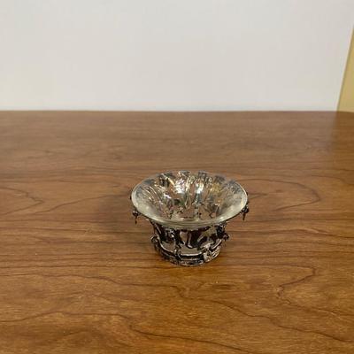 LOT 111D: Decanter Set with Pair of spice jars and 5 glasses