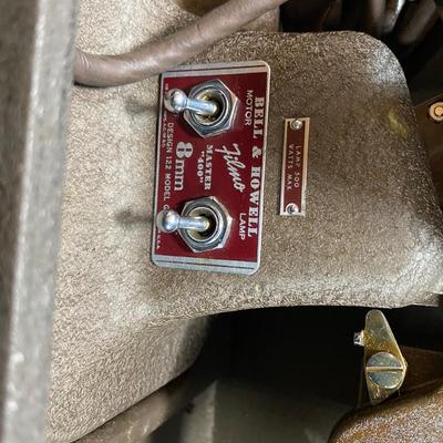 LOT 112 D: Bell & Howell 8mm Regent Design 122 Model L Film Projector