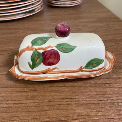 LOT 113D: Francesian Apple Fine China Mixed Set