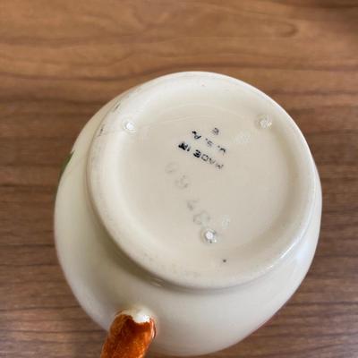 LOT 113D: Francesian Apple Fine China Mixed Set