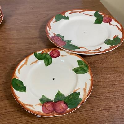 LOT 113D: Francesian Apple Fine China Mixed Set