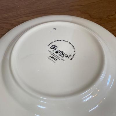 LOT 113D: Francesian Apple Fine China Mixed Set