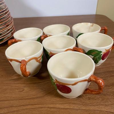 LOT 113D: Francesian Apple Fine China Mixed Set