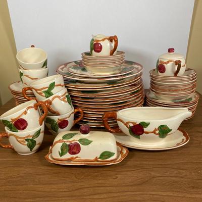 LOT 113D: Francesian Apple Fine China Mixed Set