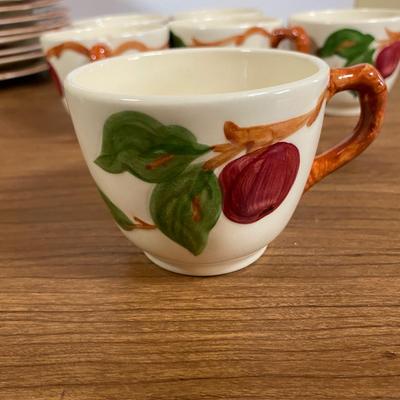 LOT 113D: Francesian Apple Fine China Mixed Set
