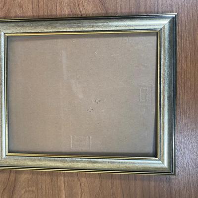 LOT 115L: Various Picture Frames including (1) digital