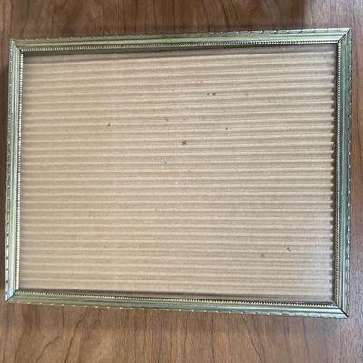 LOT 115L: Various Picture Frames including (1) digital