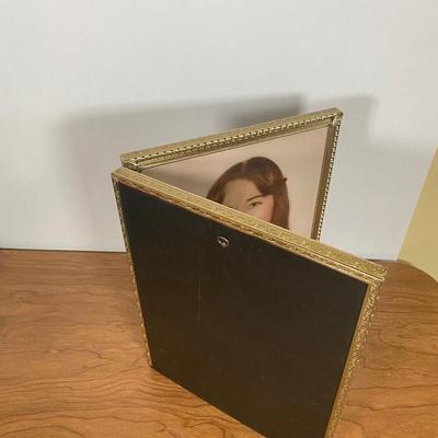 LOT 115L: Various Picture Frames including (1) digital