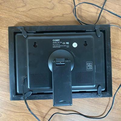 LOT 115L: Various Picture Frames including (1) digital