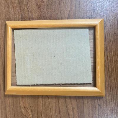 LOT 115L: Various Picture Frames including (1) digital