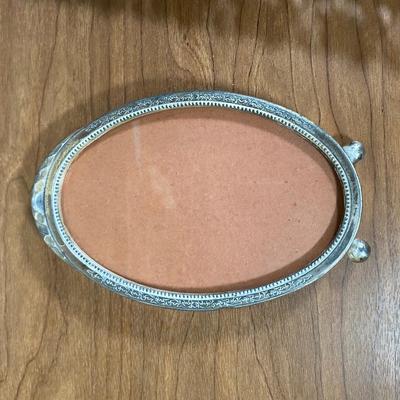 LOT 115L: Various Picture Frames including (1) digital