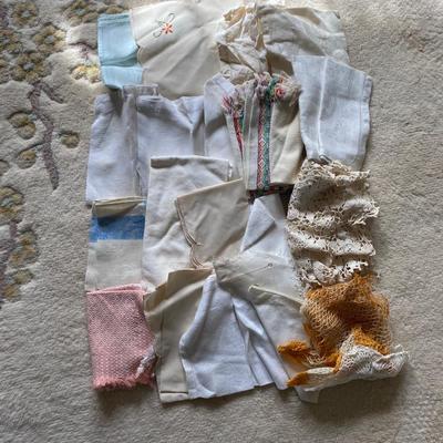 LOT 116L: Various Pieces of Fabric and Linens