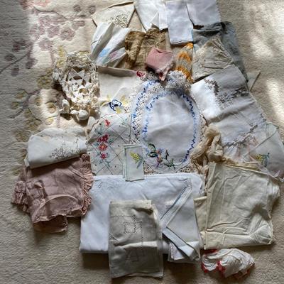 LOT 116L: Various Pieces of Fabric and Linens