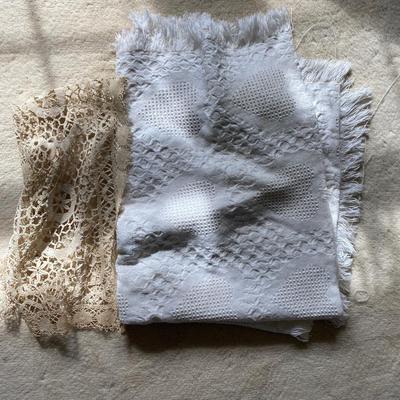 LOT 116L: Various Pieces of Fabric and Linens