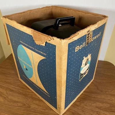 LOT 120F: Bell & Howell Projector: Model 256