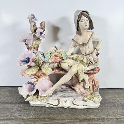 LOT 123F: Vintage Capodimonte Italy Porcelain Sculpture FF176 (13")