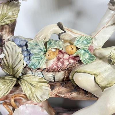 LOT 123F: Vintage Capodimonte Italy Porcelain Sculpture FF176 (13")