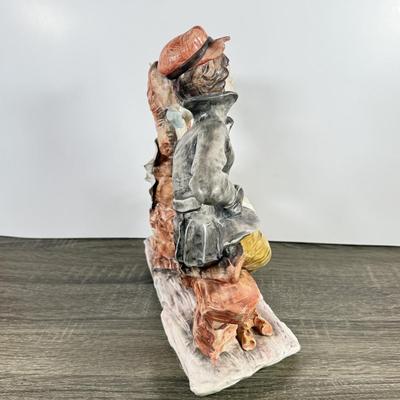 LOT 124F: Vintage Capodimonte Italy Porcelain Sculpture FF177 (13")