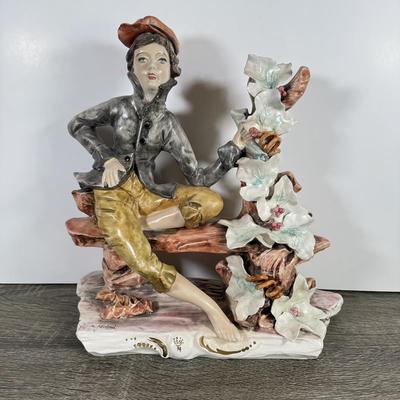 LOT 124F: Vintage Capodimonte Italy Porcelain Sculpture FF177 (13")