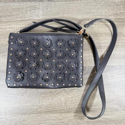 LOT 126F: Black Handbag Collection: Anne Klein, Toni, Under One Sky & Charter Club