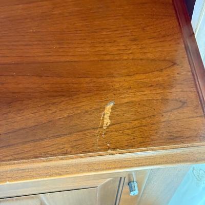 LOT 127F: Wooden Office 2-drawer Filing Cabinet