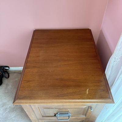 LOT 127F: Wooden Office 2-drawer Filing Cabinet