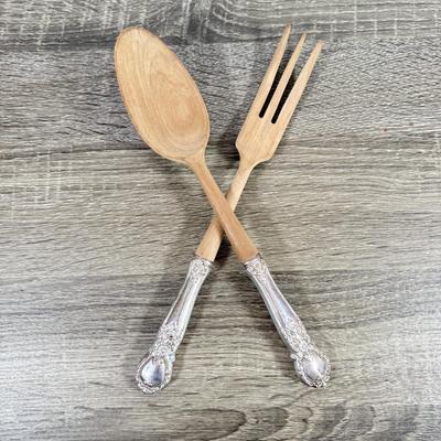 LOT 136K: Vintage Sterling Silver Handle Wooden Serving Utensils (92.0gtw)