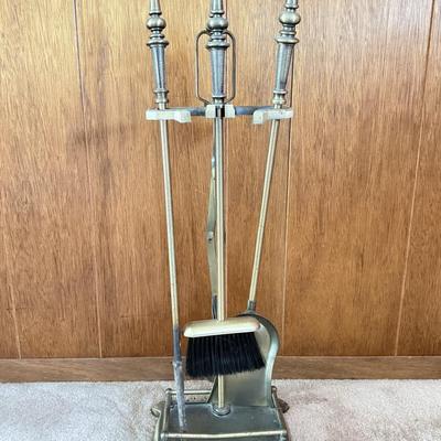LOT 138F: Set of Fireplace Tools w/ Stand