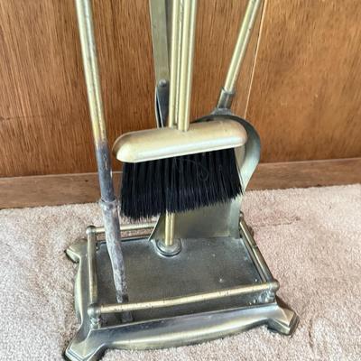 LOT 138F: Set of Fireplace Tools w/ Stand
