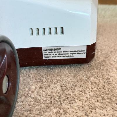 LOT 139F: Shark Vacuum Cleaner Model UV560 31