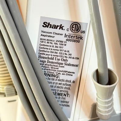 LOT 139F: Shark Vacuum Cleaner Model UV560 31