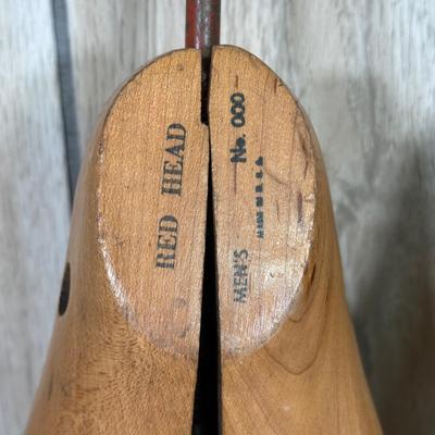 LOT 141B: Vintage Esquire Shoe Valet De Luxe Shoe Shine Box & More