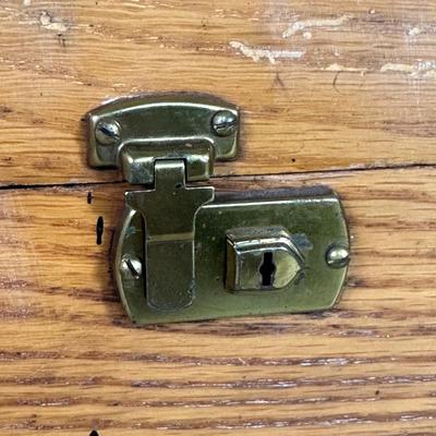 LOT 141B: Vintage Esquire Shoe Valet De Luxe Shoe Shine Box & More