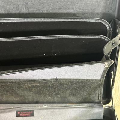 LOT 146B: Vintage Locking Briefcases - Samsonite & More