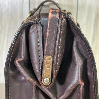 LOT 146B: Vintage Locking Briefcases - Samsonite & More