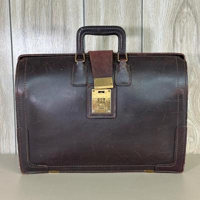 LOT 146B: Vintage Locking Briefcases - Samsonite & More
