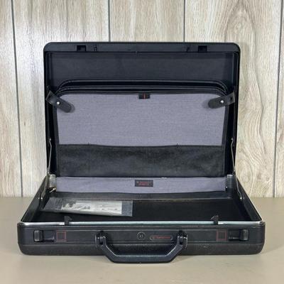 LOT 146B: Vintage Locking Briefcases - Samsonite & More