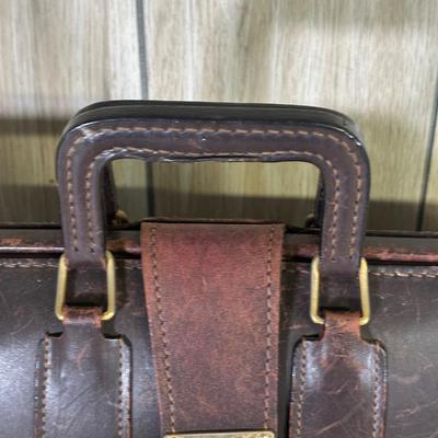 LOT 146B: Vintage Locking Briefcases - Samsonite & More
