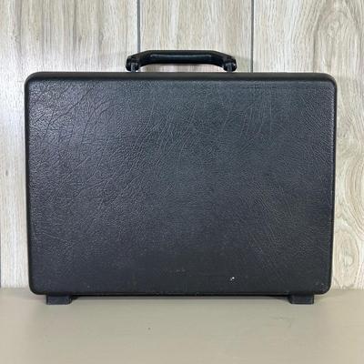LOT 146B: Vintage Locking Briefcases - Samsonite & More