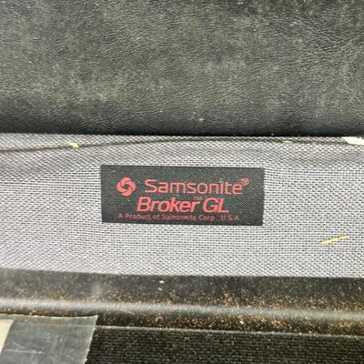 LOT 146B: Vintage Locking Briefcases - Samsonite & More