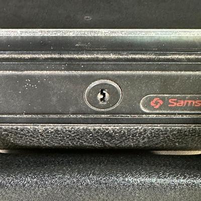 LOT 146B: Vintage Locking Briefcases - Samsonite & More