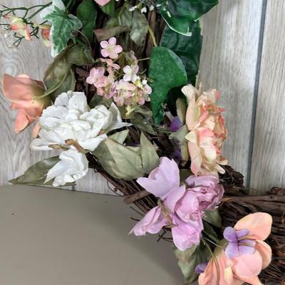 LOT 147B: Collection Of Holiday/Christmas Wreaths