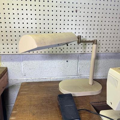 LOT 149B: Vintage Drop Leaf Sewing Table w/ Singer 5910 Sewing Machine