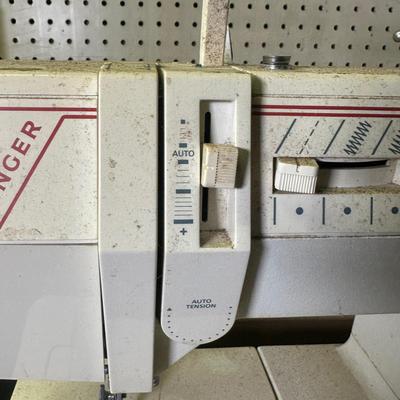LOT 149B: Vintage Drop Leaf Sewing Table w/ Singer 5910 Sewing Machine