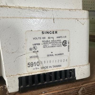 LOT 149B: Vintage Drop Leaf Sewing Table w/ Singer 5910 Sewing Machine