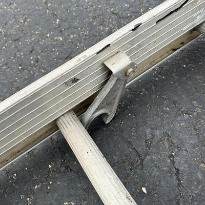 LOT 152G: Adjustable Aluminum Ladder