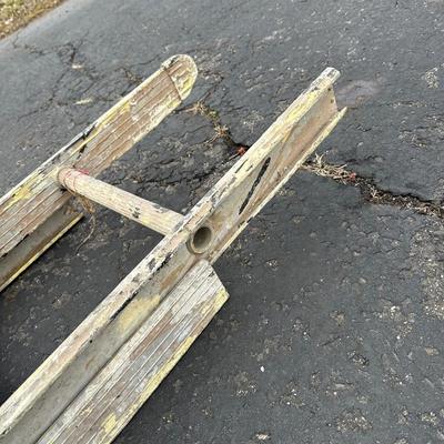 LOT 152G: Adjustable Aluminum Ladder