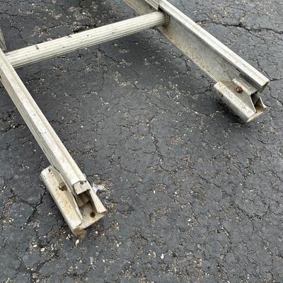 LOT 152G: Adjustable Aluminum Ladder