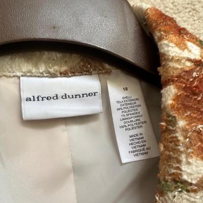 LOT 155H: Closet Clean Out! All contents Included