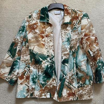 LOT 155H: Closet Clean Out! All contents Included